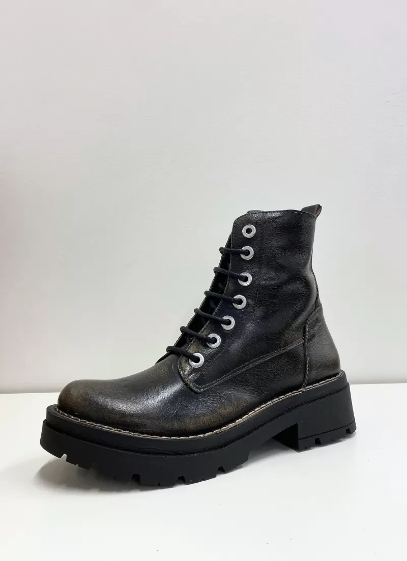 6076 Century Leather Boots