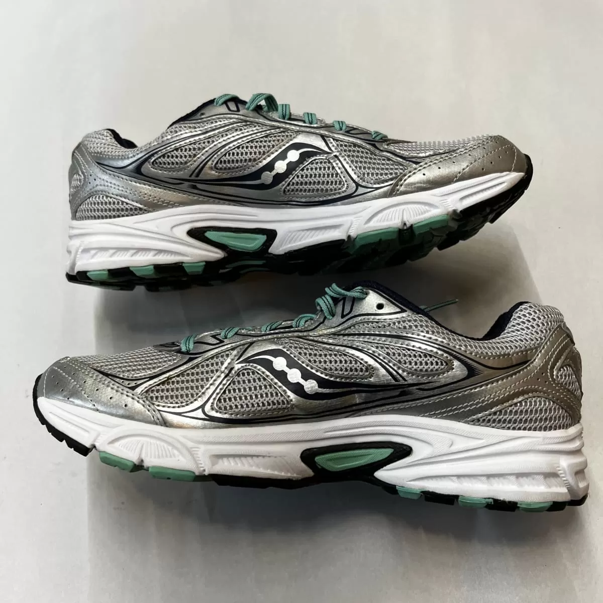 SAUCONY Women's Grid Cohesion 7 -Silver/Navy/Green- Running Shoe Size 10M Preowned